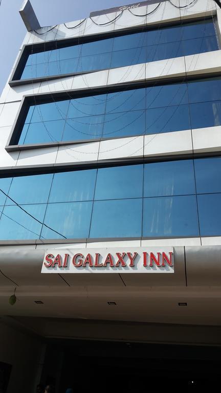 Hotel Sai Galaxy Inn Sirdi Kültér fotó
