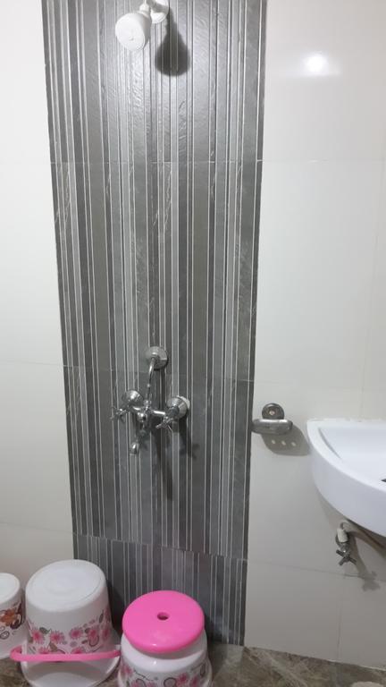 Hotel Sai Galaxy Inn Sirdi Kültér fotó