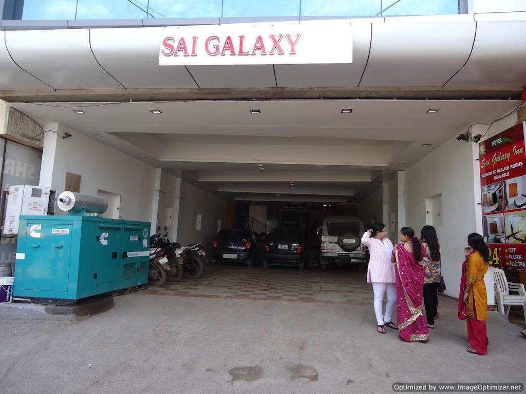 Hotel Sai Galaxy Inn Sirdi Kültér fotó