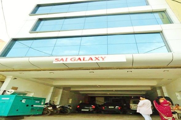 Hotel Sai Galaxy Inn Sirdi Kültér fotó